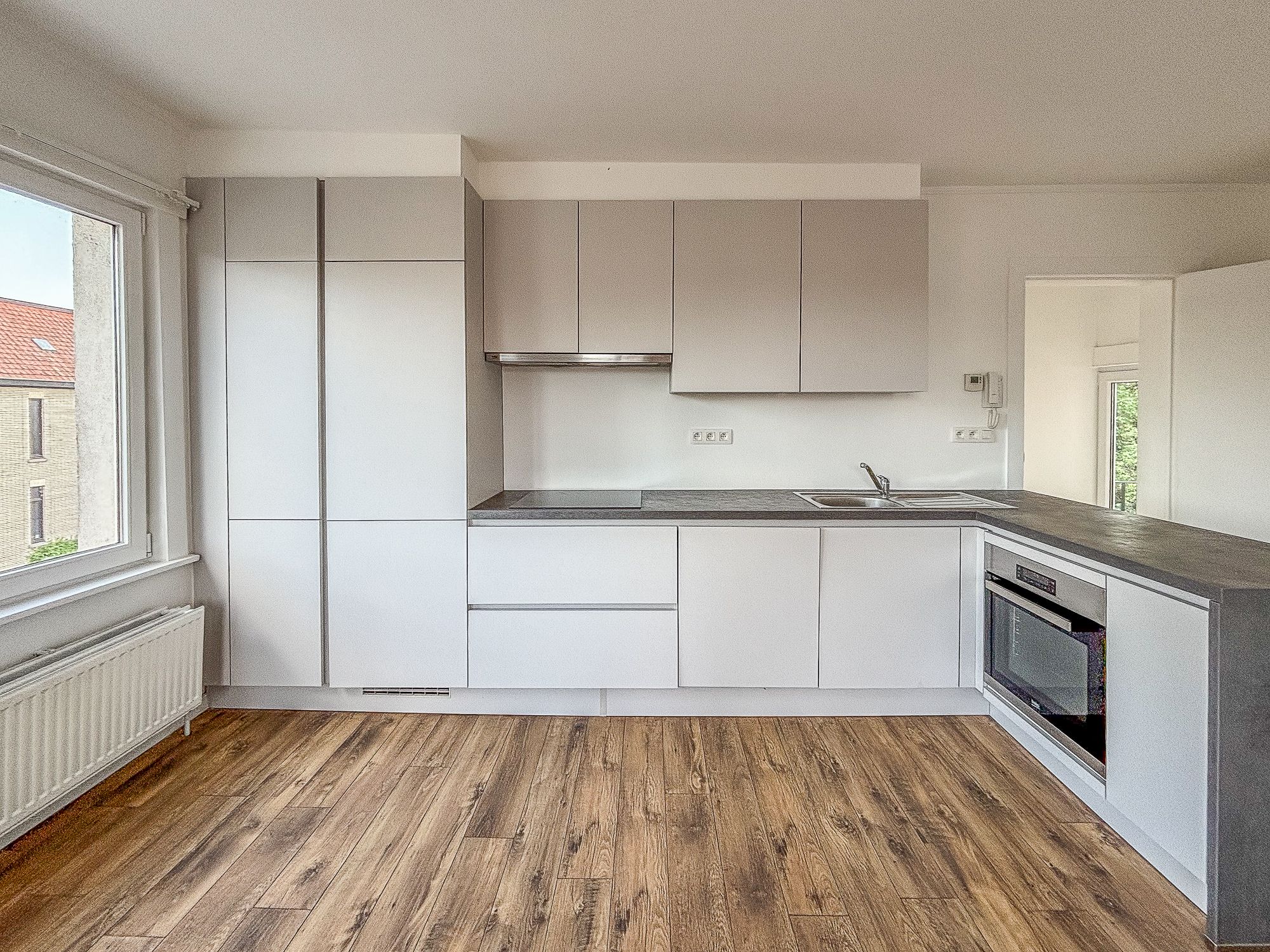 Lichtrijk appartement met terras foto 4