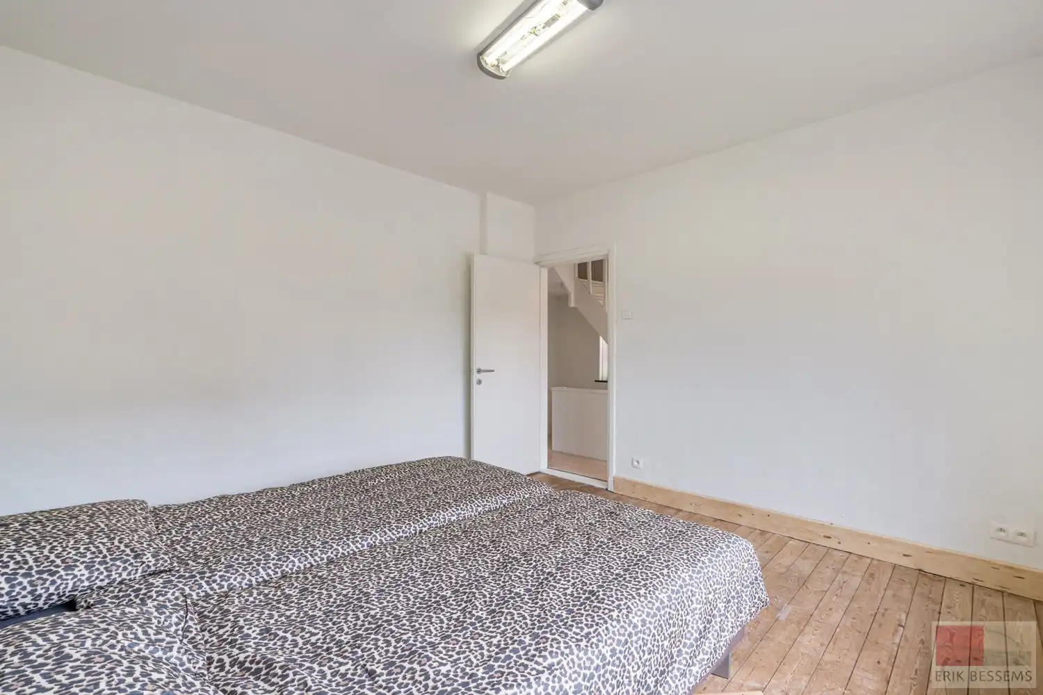 Charmante op te frissen woning met veel potentieel, met een woonoppervlakte van 169 m² foto 21