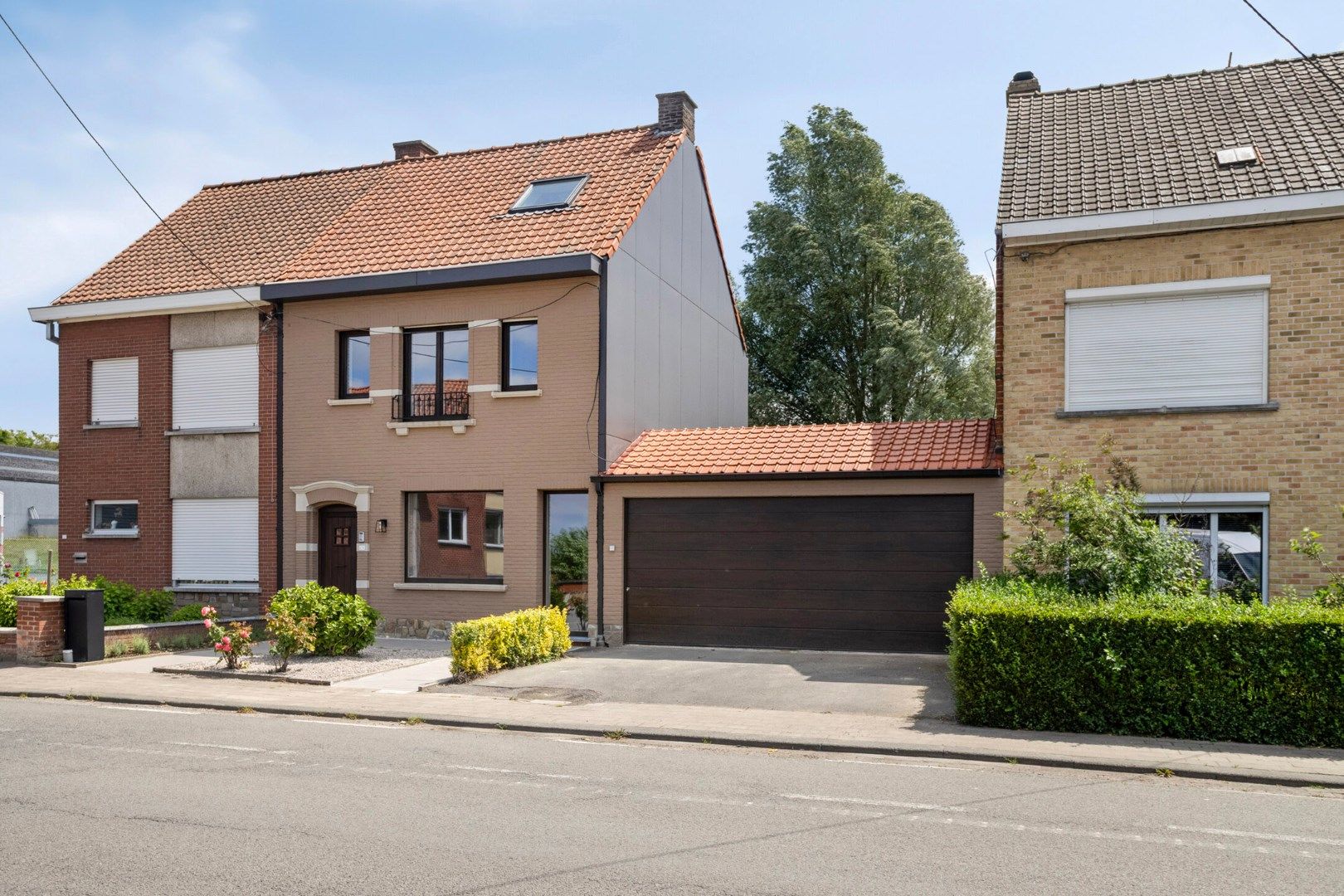 Gerenoveerde parel met 3 slaapkamers, dubbele garage op 540m² - EPC A! foto {{pictureIndex}}
