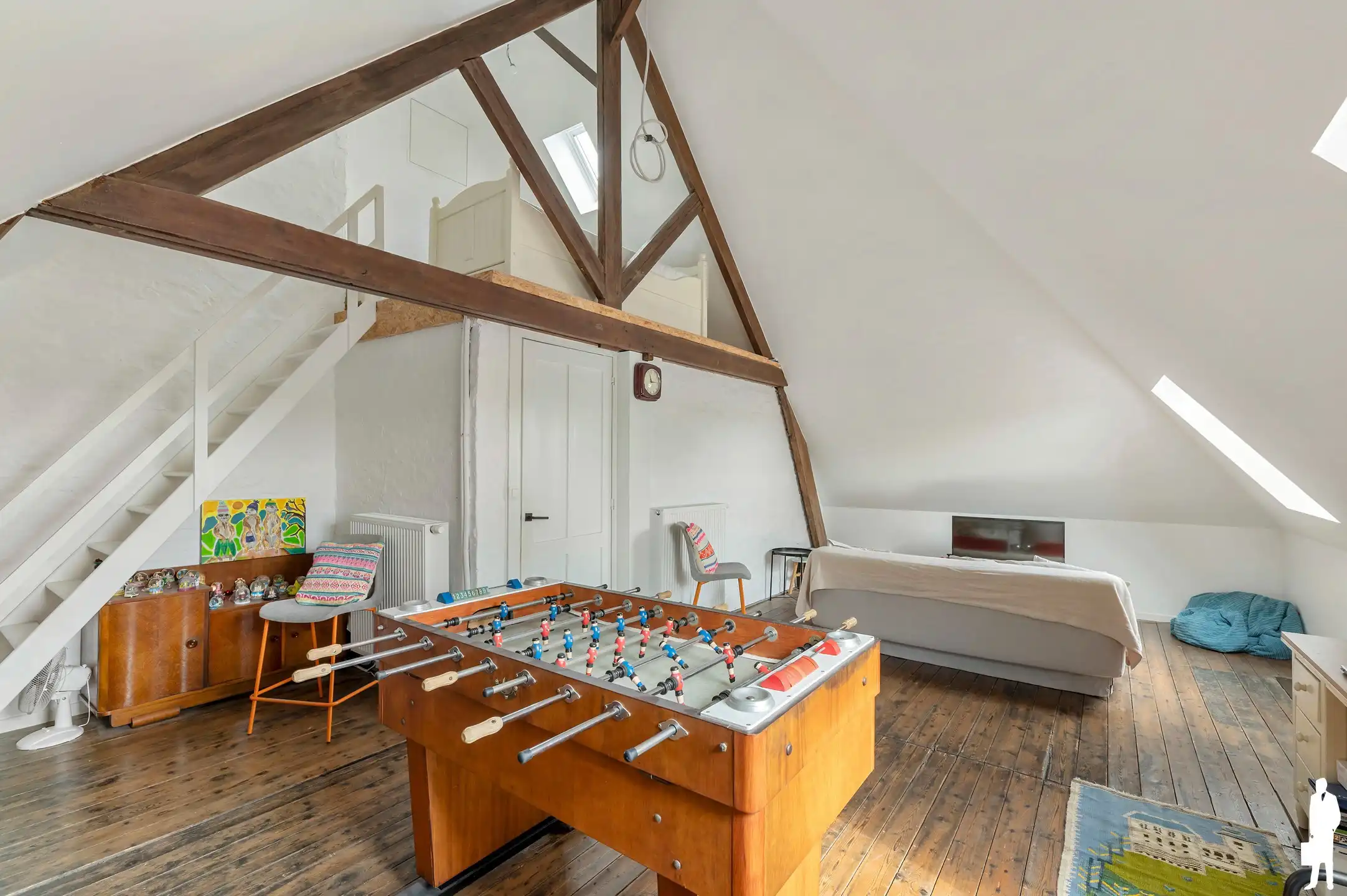Karaktervolle woning met 6 slk, zwembad + atelier  foto 29