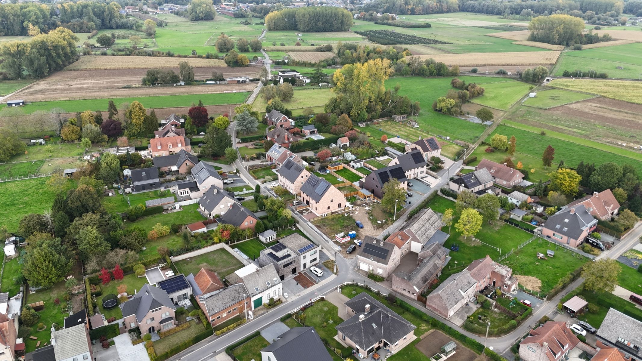 Rustig gelegen hoeve met bijgebouwen en veel potentieel foto 31
