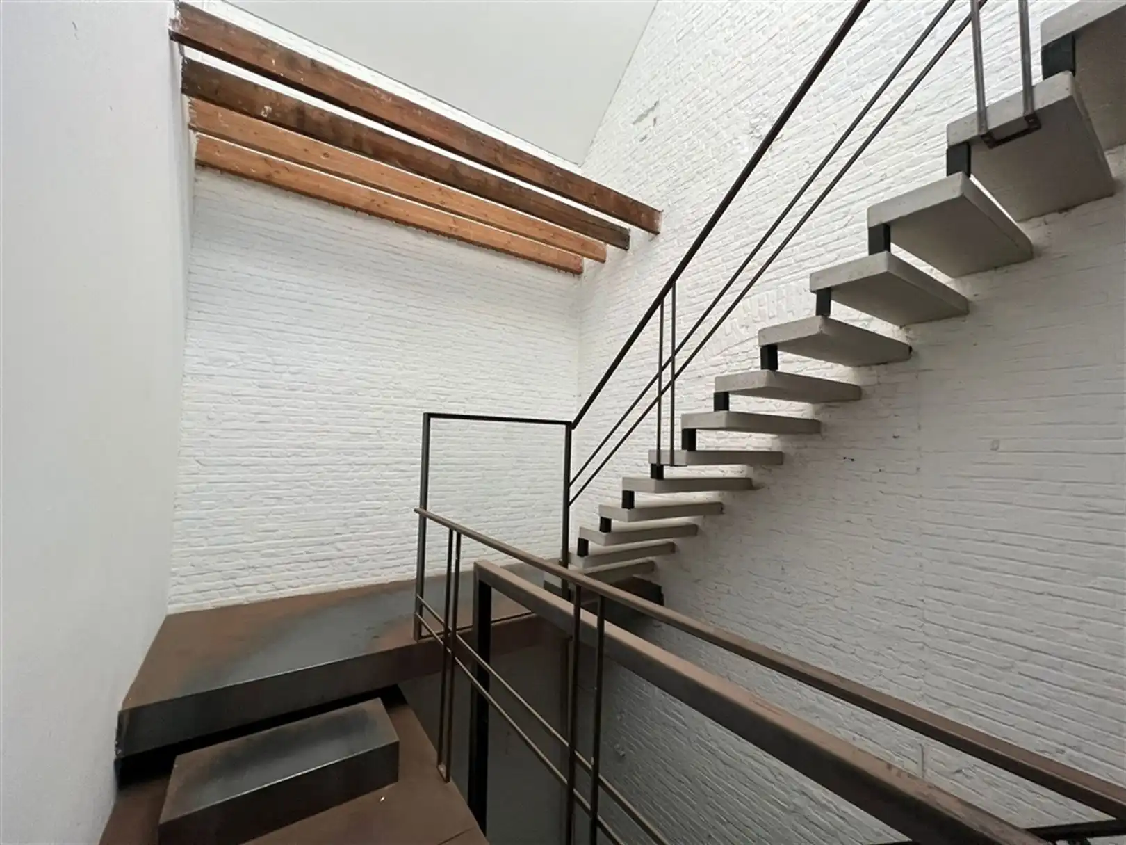 Kantoorruimten & ateliers in de Eskimofabriek foto 3