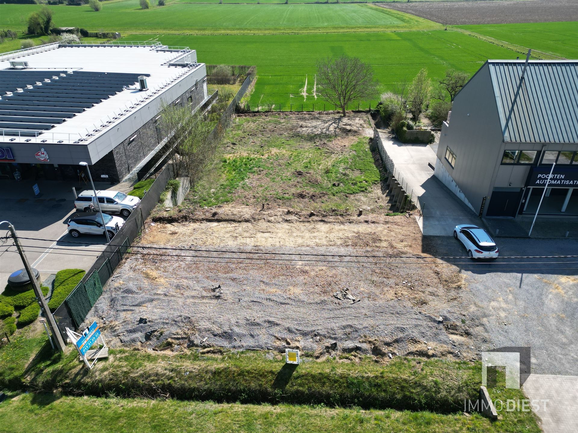 Bouwgrond van 13.86 are op toplocatie in zone voor ruimtebehoevende kleinhandel. foto 3