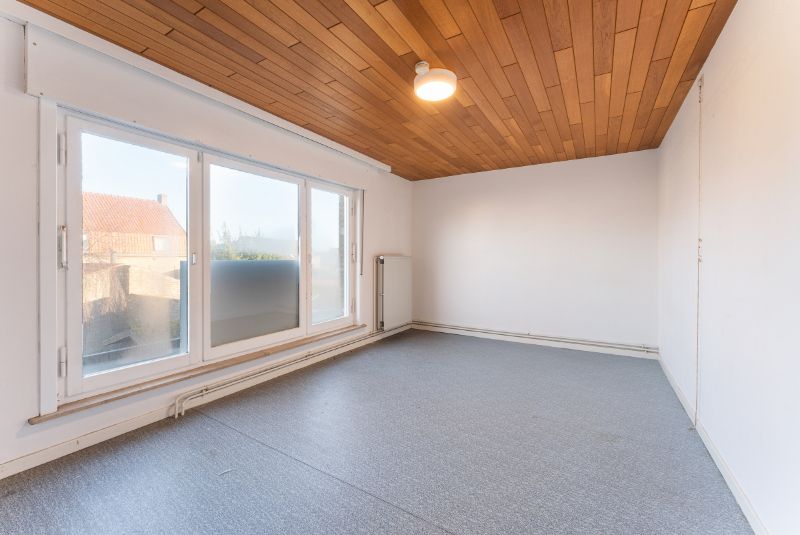 WONING MET  GROTE LOODS MET geintegreerde STUDIO foto 10