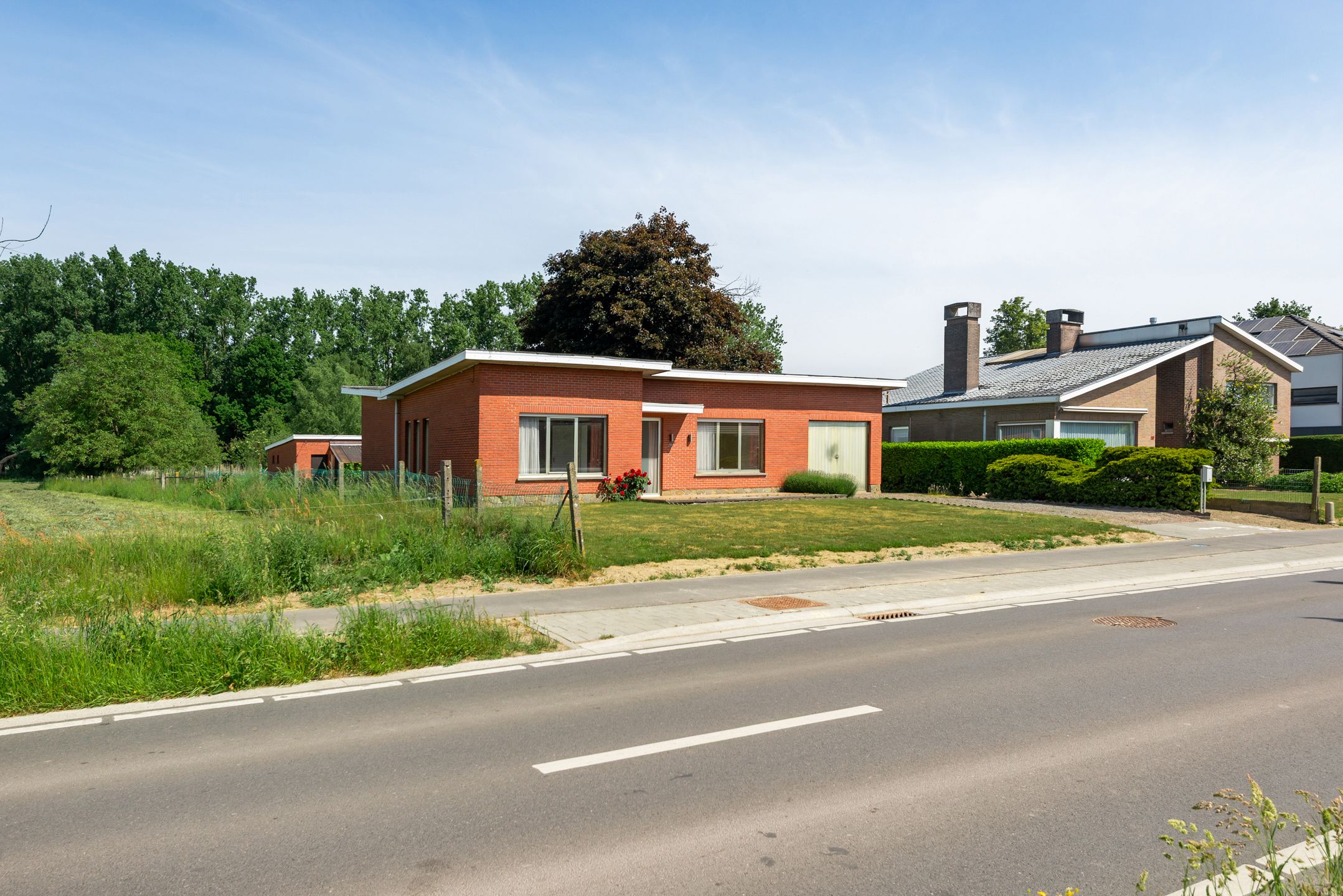 Te renoveren woning met schuur foto 3