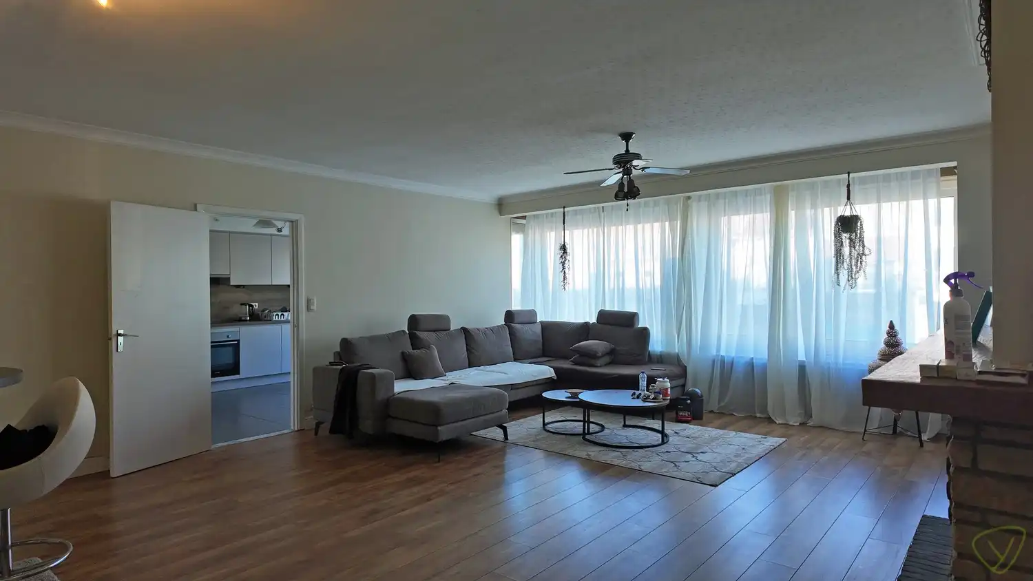 Lichtrijk en ruim 3-slaapkamerappartement op centrale ligging foto 4