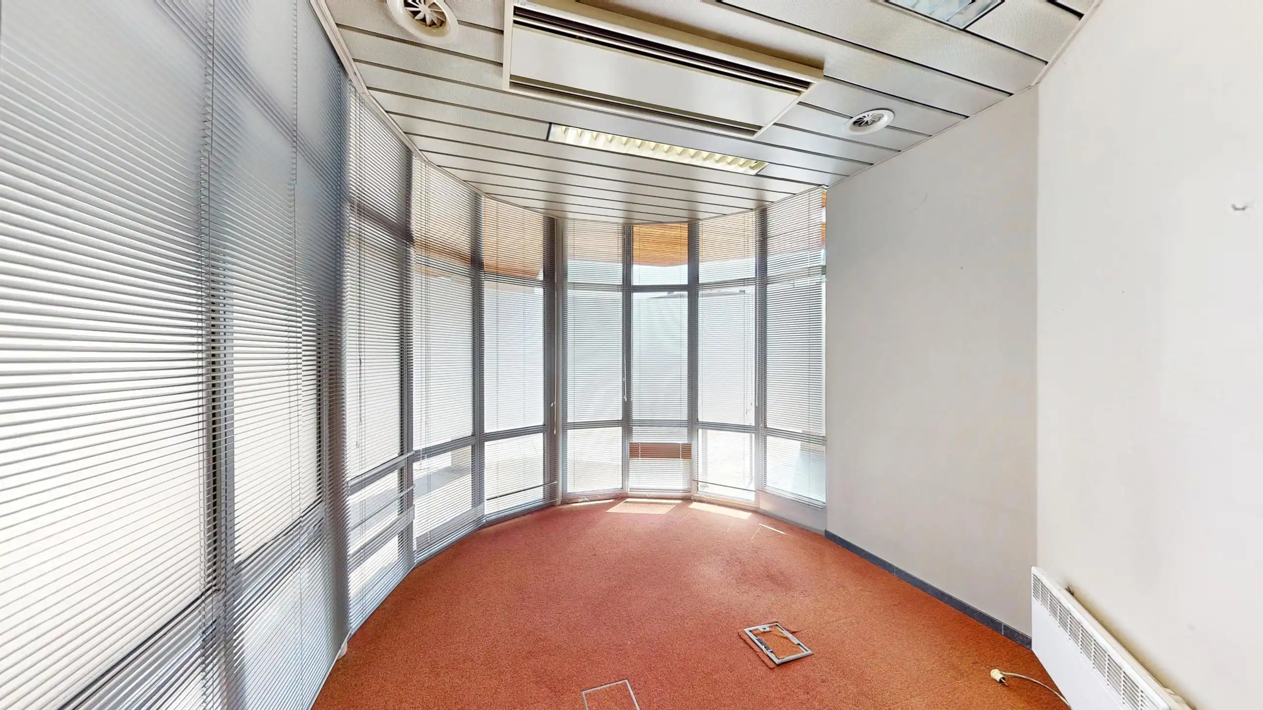 Zeer ruim kantoor op commerciële locatie in centrum Beringen foto 22