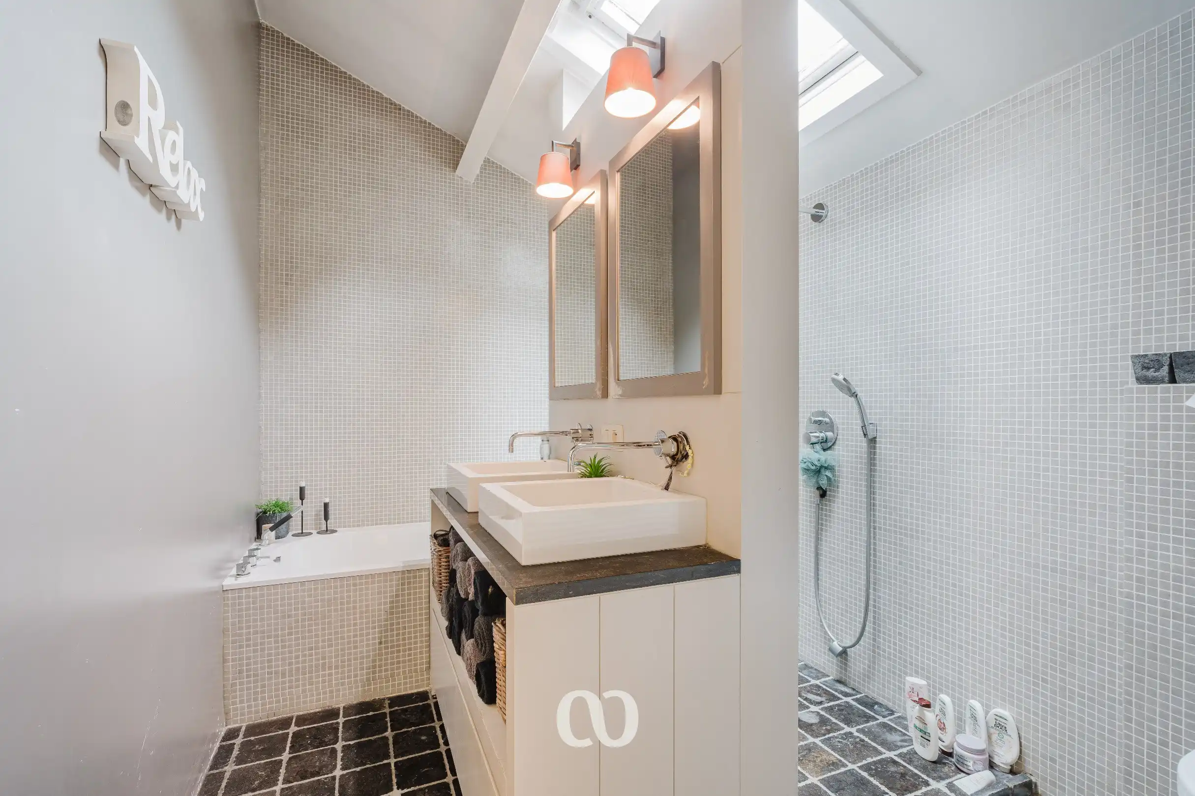 Instapklare woning met tuin en bijgebouw in het centrum van Kruishoutem foto 14