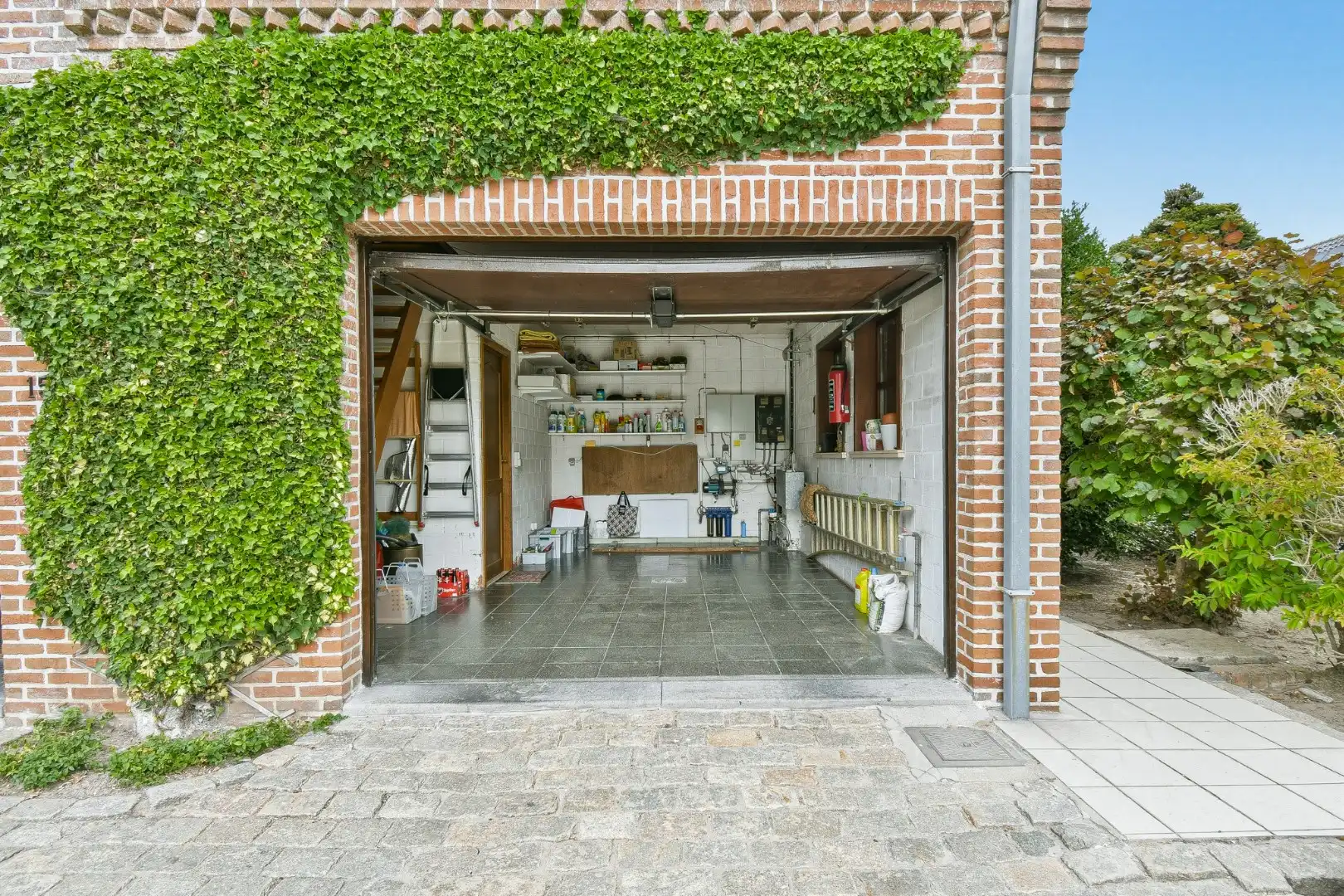 Alleenstaande villa op ruim perceel van 854 m2 in rustige woonwijk te Gistel foto 33