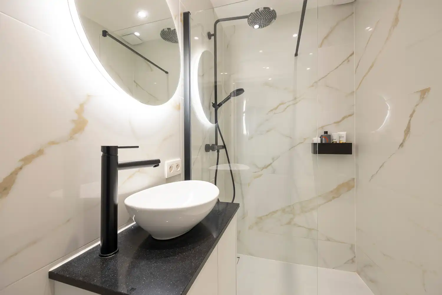 RUIME BEL-ÉTAGE MET DRIE SLAAPKAMERS IN CENTRUM BURCHT foto 25