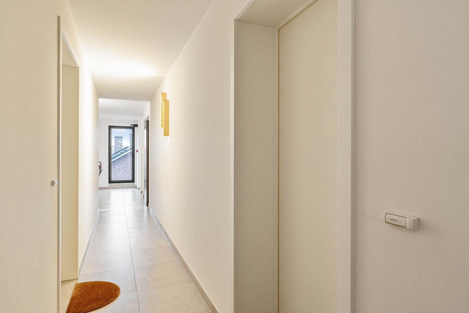 Modern appartement met ruim terras, groen uitzicht en garage. foto 21