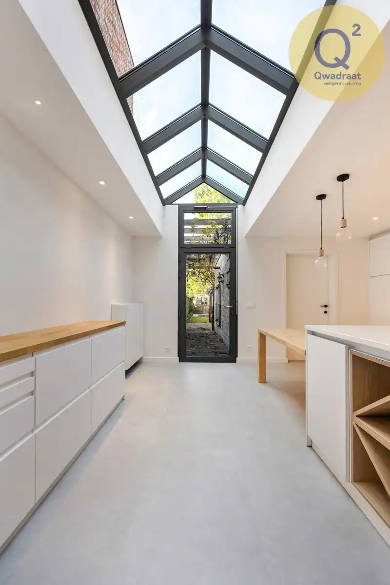 Gerenoveerde instapklare woning met grote tuin foto 8