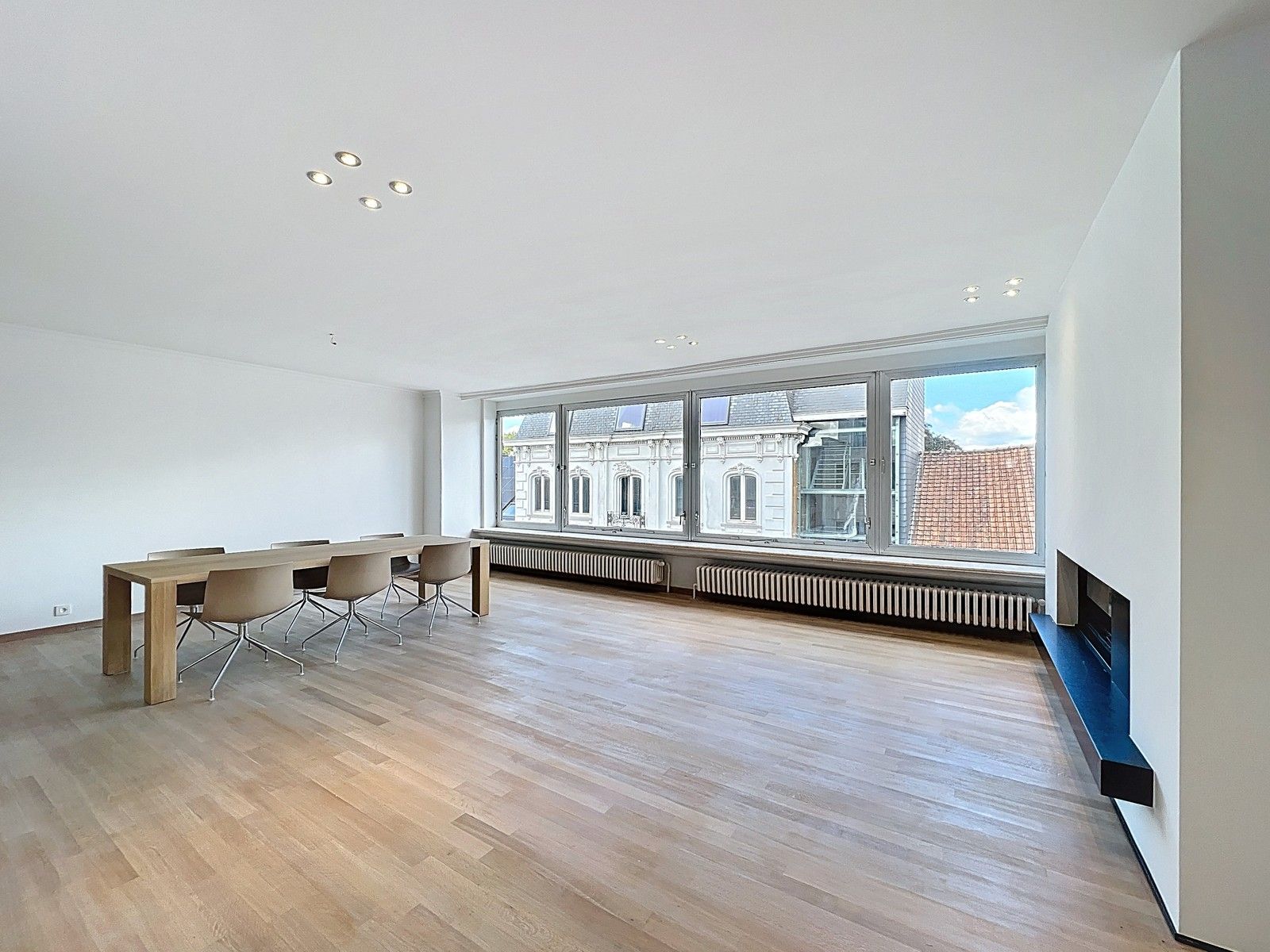 Rustig gelegen LICHTRIJK 3 SLPK appartement (157m²) nabij centrum en station Roeselare. foto 4