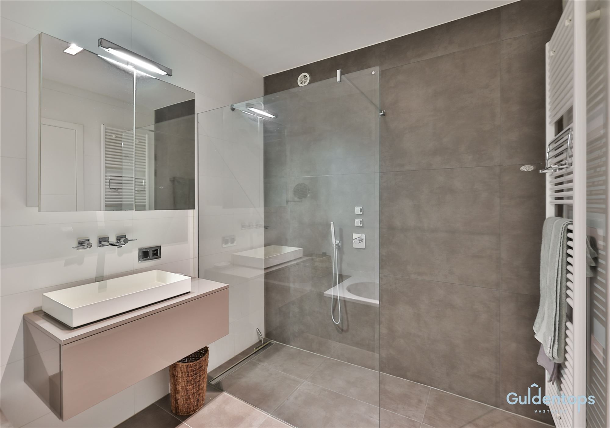 Knap ruim luxueus appartement op absolute toplocatie foto 23