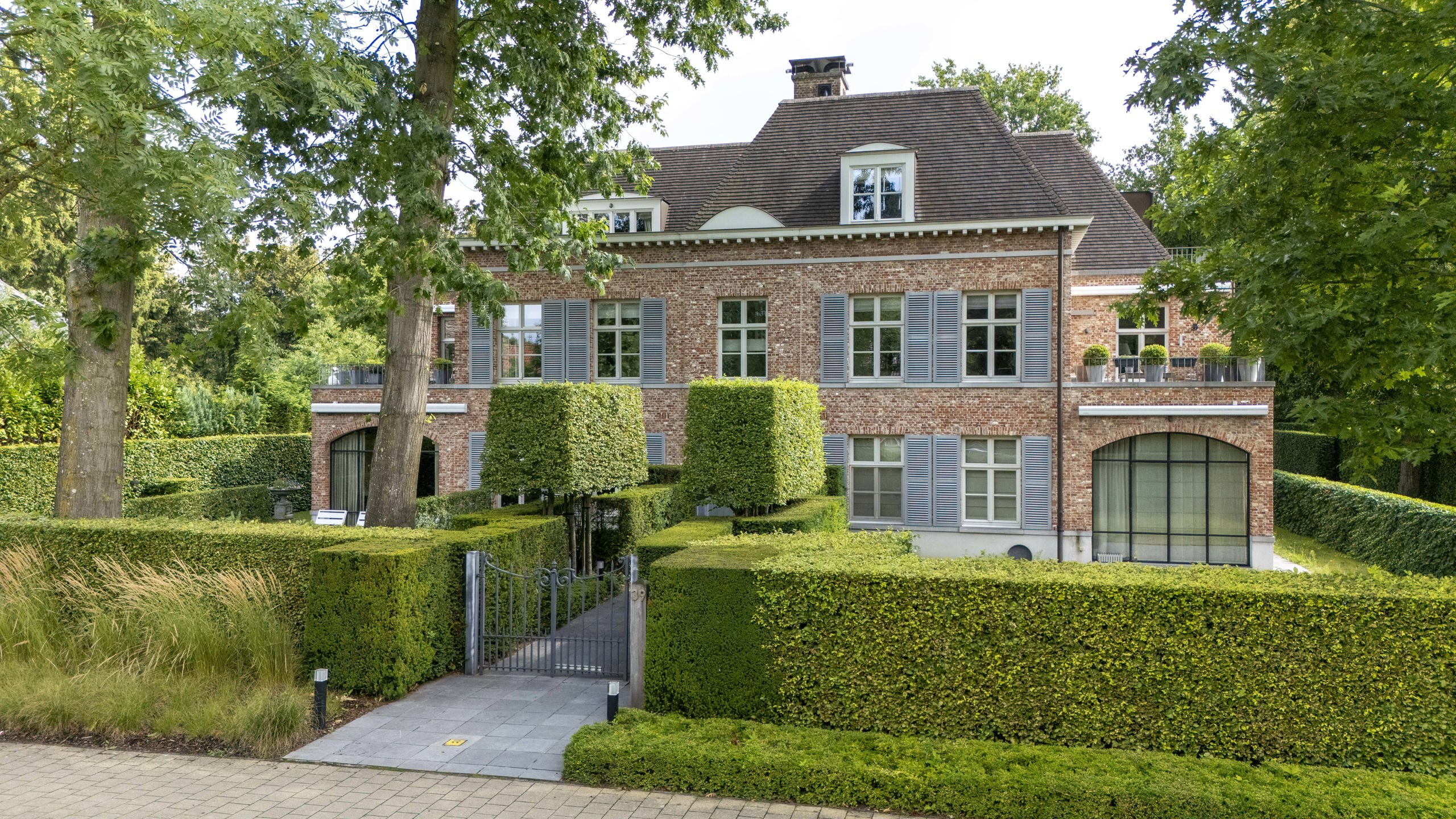 Penthouse op centrale locatie en terras met veel privacy foto 2