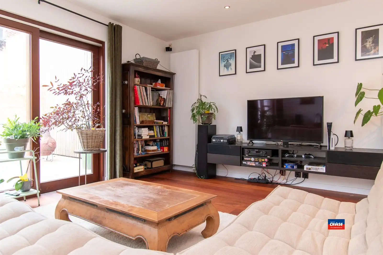 Ruime woning met 2 slpks, garage en tuin  foto 4