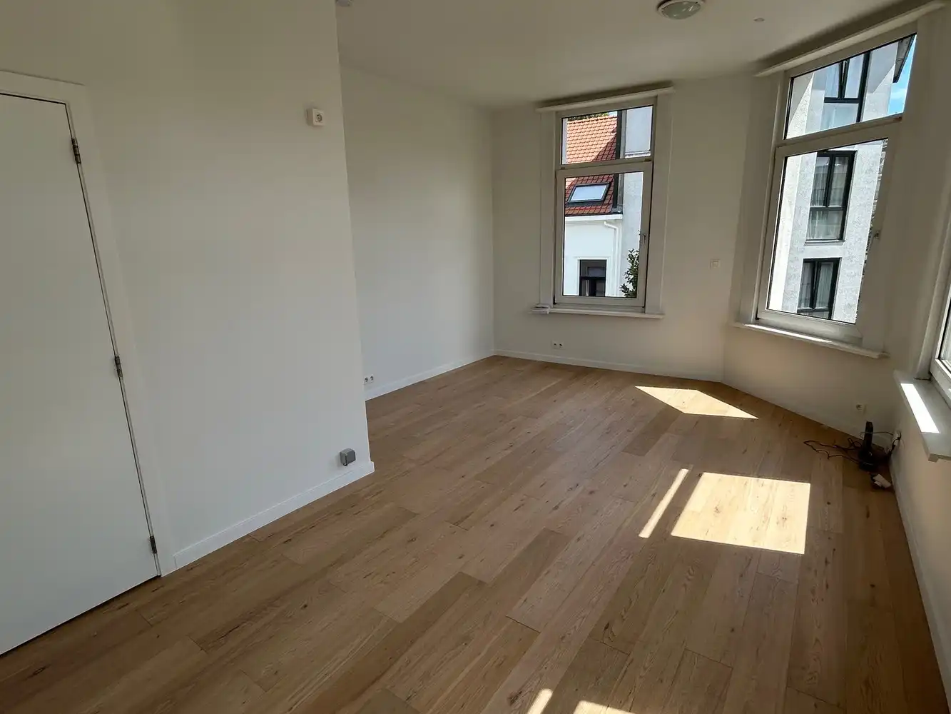 Super gelegen hoekwoning foto 6