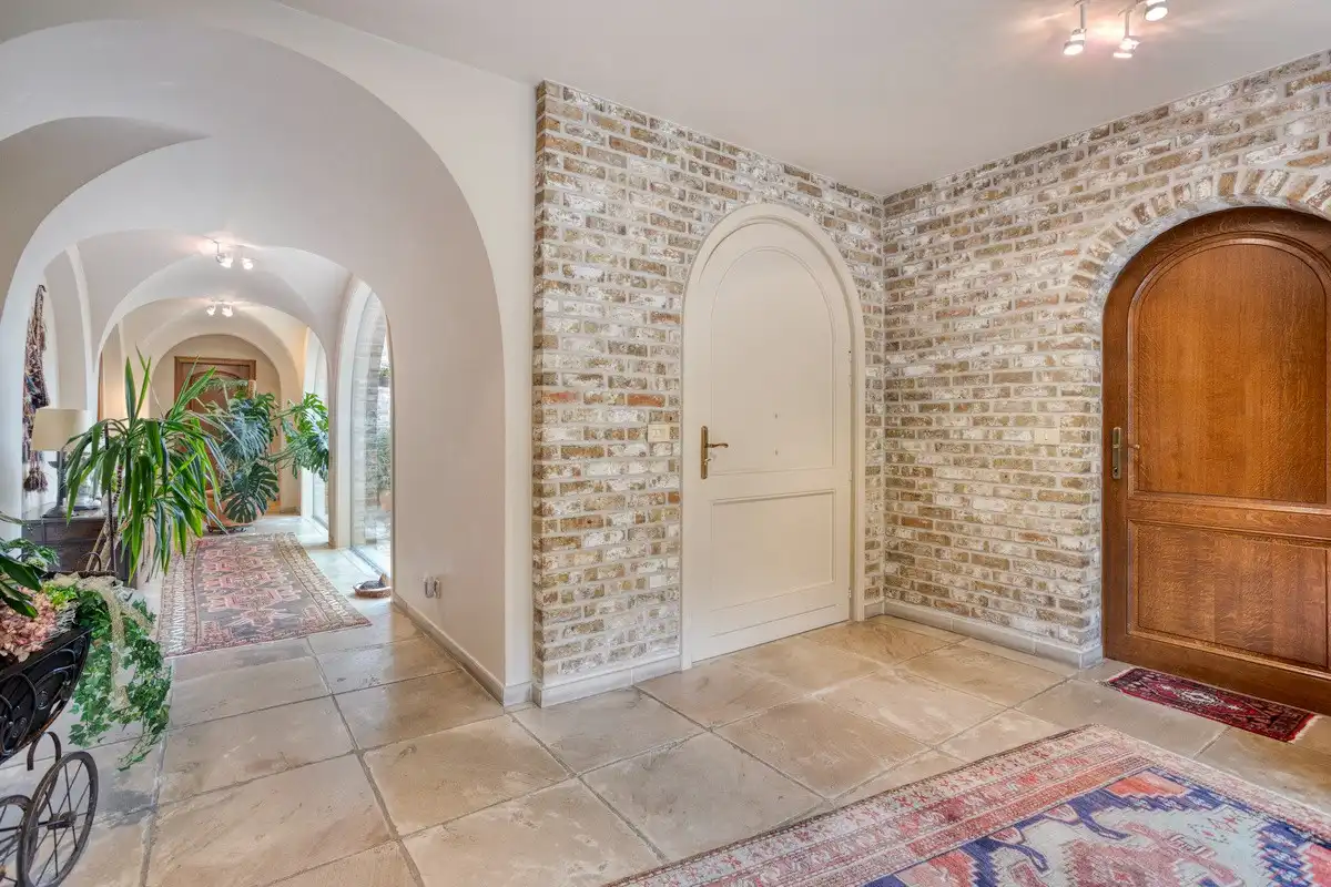 Exclusieve Spaanse villa welgelegen nabij de duinen en de zee. foto 6