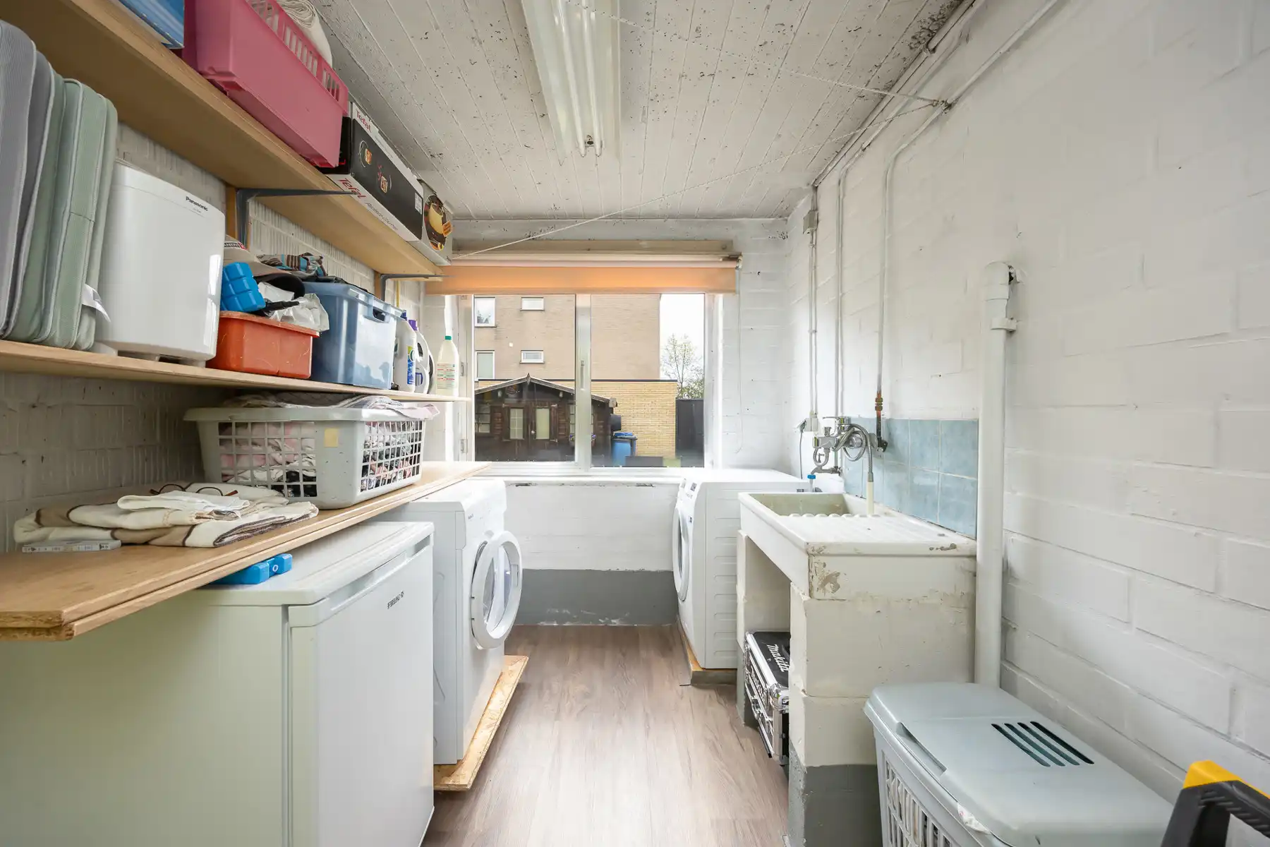 Gezellige halfopen bel-étage met oprit en zonnige tuin in Hoevenen! foto 12