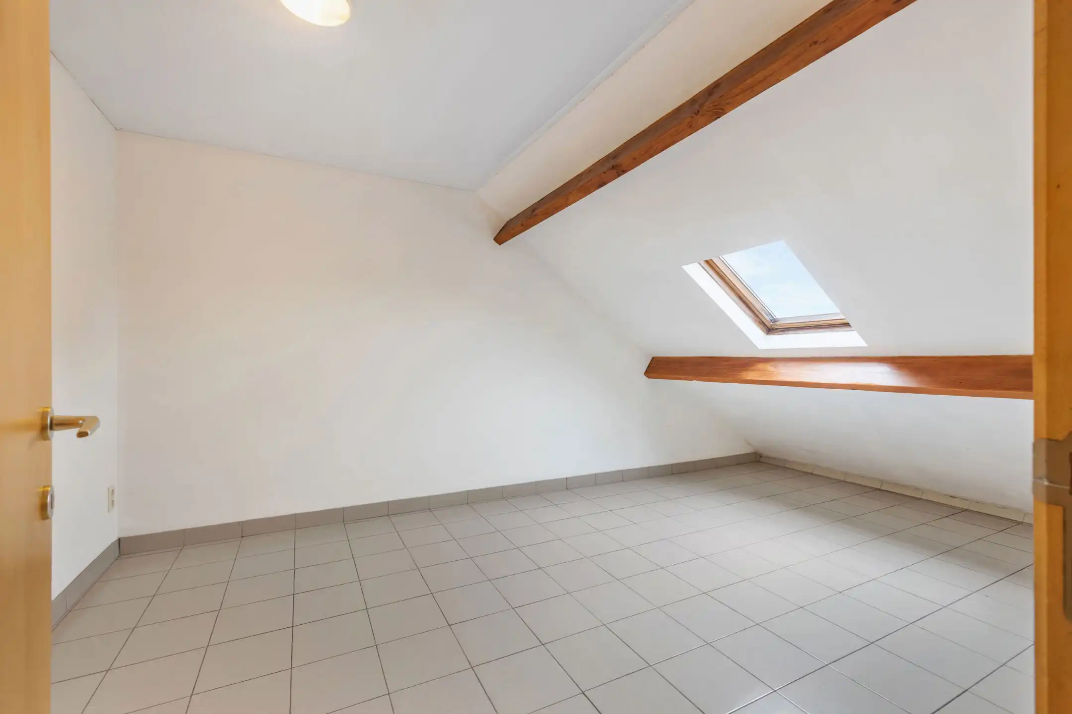 Gunstig gelegen woning 3 slpk met groot atelier/garage 63m² foto 15