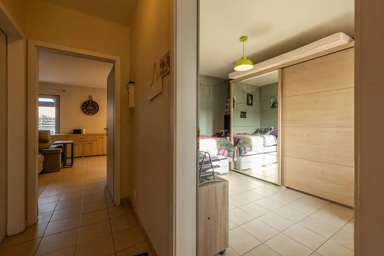 Gelijkvloerse woning EPC B met inpandige garage en gezellige tuin foto 3