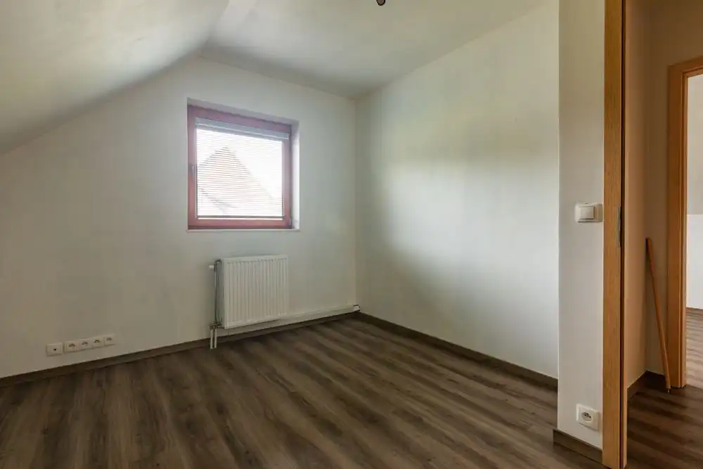 Halfopen recente woning in rustige woonwijk foto 14