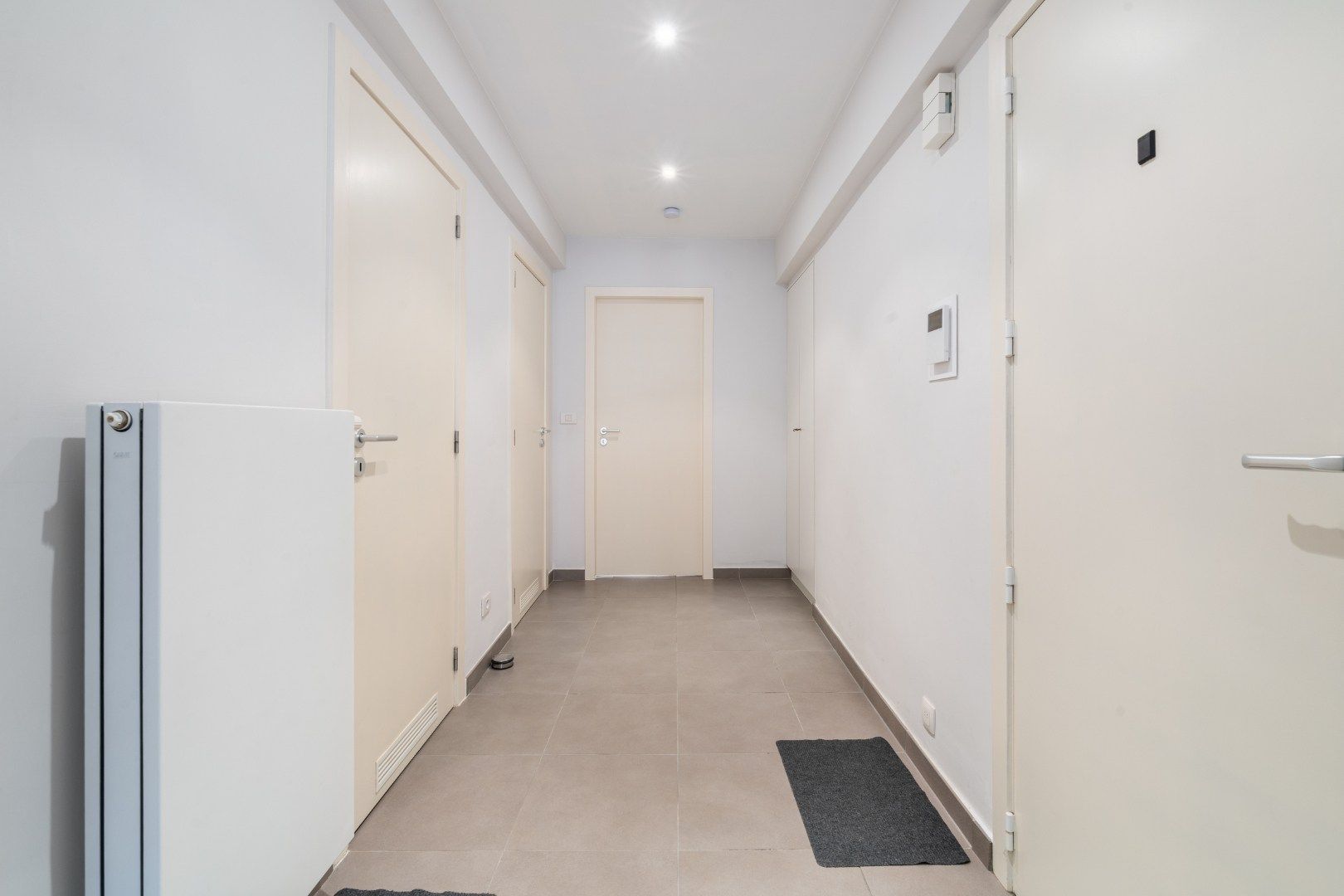 GERENOVEERD APPARTEMENT MET ZIJDELINGS ZEEZICHT: TOPLIGGING !! foto 8