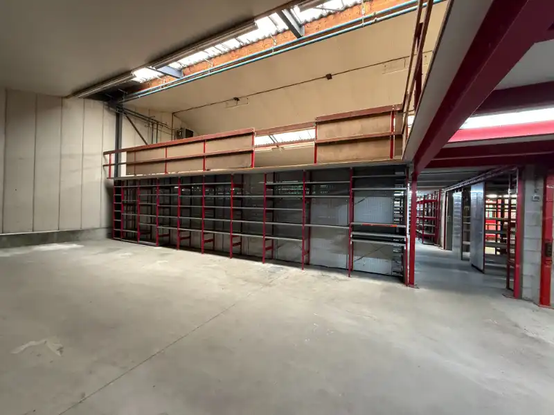 Instapklaar bedrijfsgebouw van 758 m² foto 12
