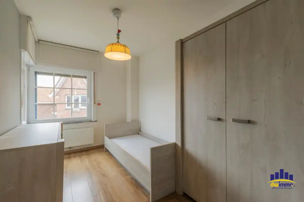 Instapklare, volledig gerenoveerde woning met 4 slaapkamers & ruime tuin in Evergem foto 14