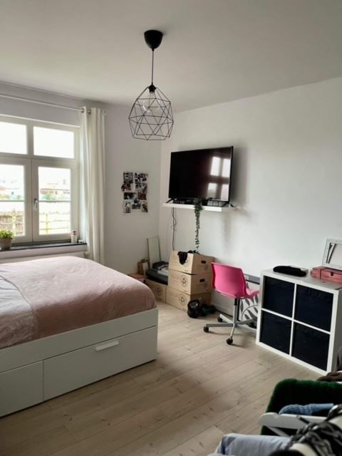 Twee slaapkamer appartement + carport foto 5