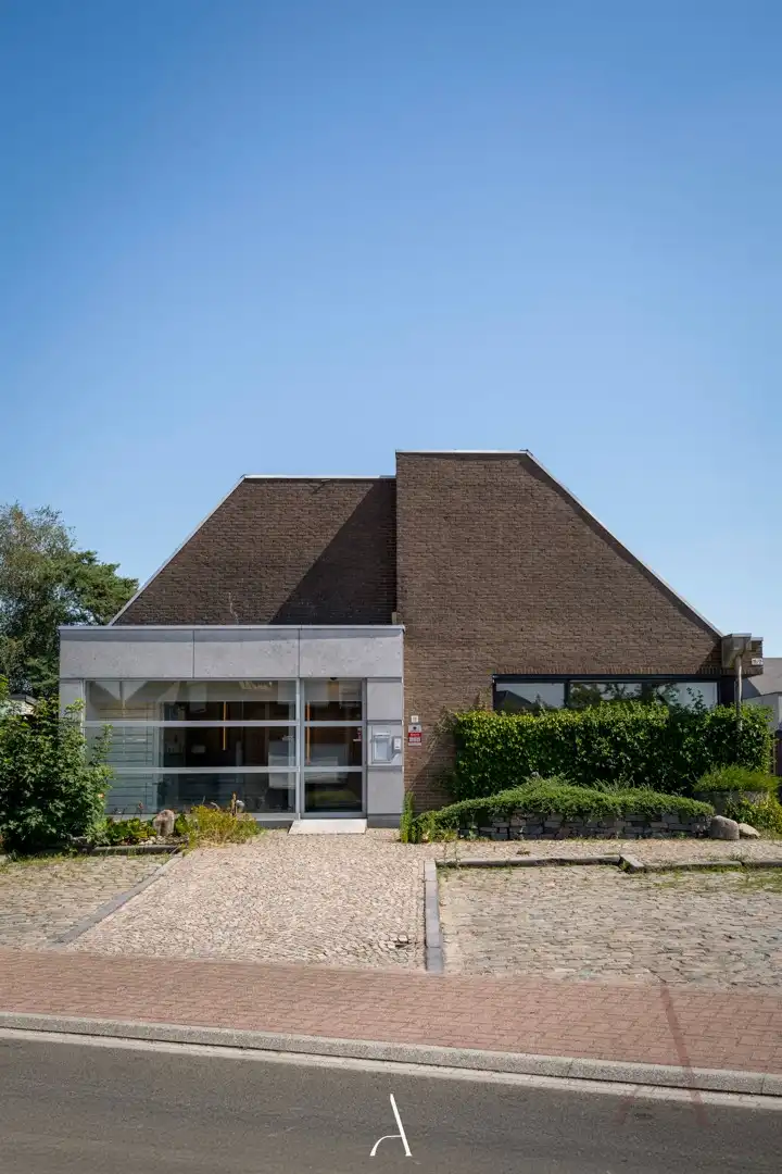 Ruim handelshuis van 400m² op een perceel van 1.201m² foto 24