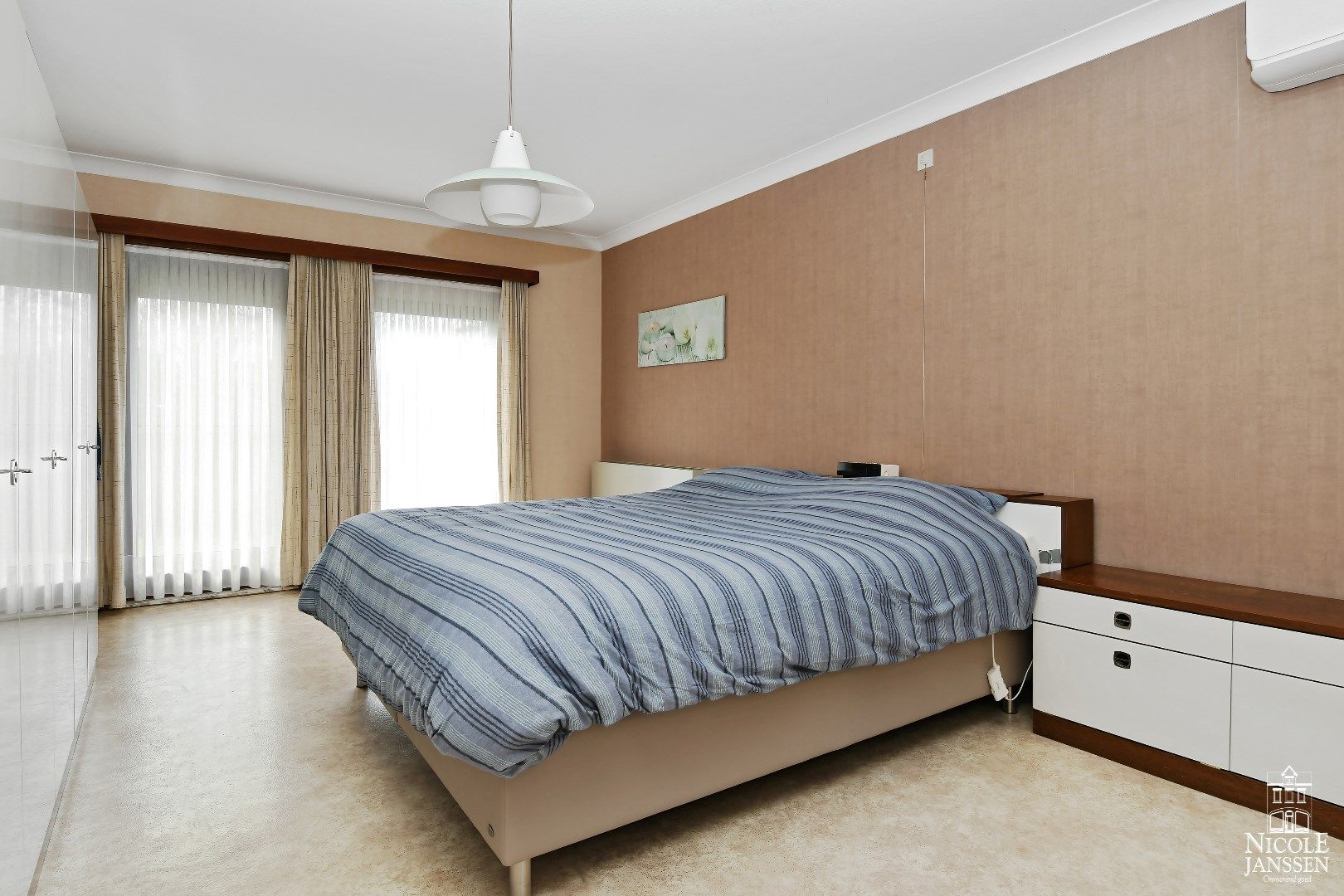 Vrijstaande gelijkvloerse gezinswoning met 4 slaapkamers en prachtige tuin foto 14