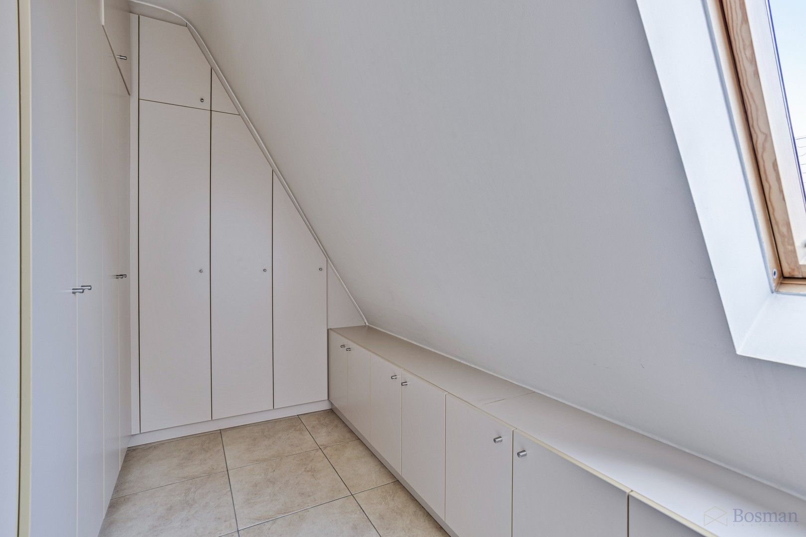 Zeer ruim appartement te koop in Geel foto 22