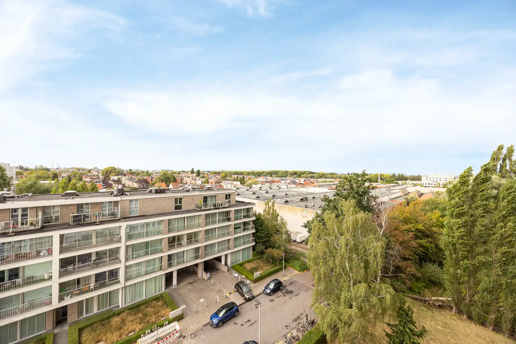 Ruim appartement met balkon en open zicht! foto 16