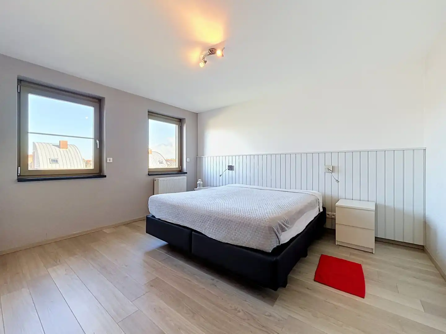 Instapklare woning met drie slaapkamers en inpandige garage te Nieuwpoort. foto 7
