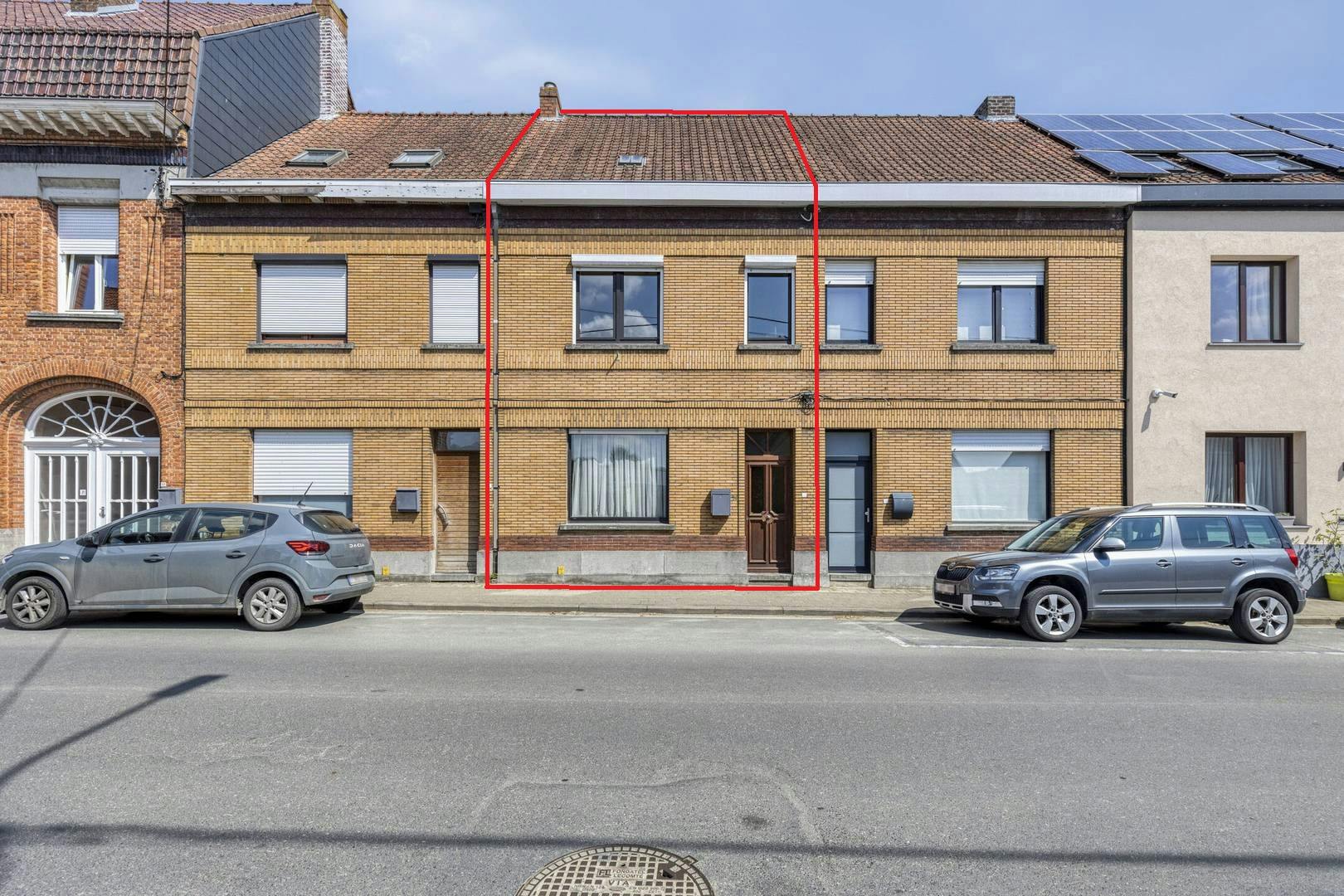 Op te frissen woning met 4 slaapkamers in Sint-Denijs foto 17