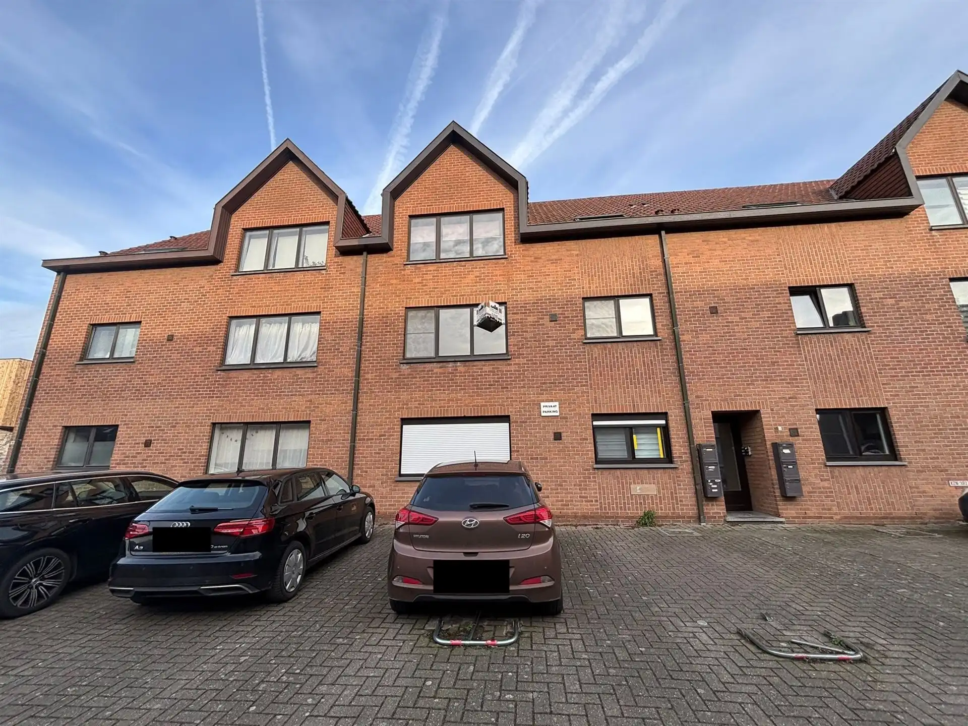 Ruim appartement met twee slaapkamers en staanplaats foto {{pictureIndex}}