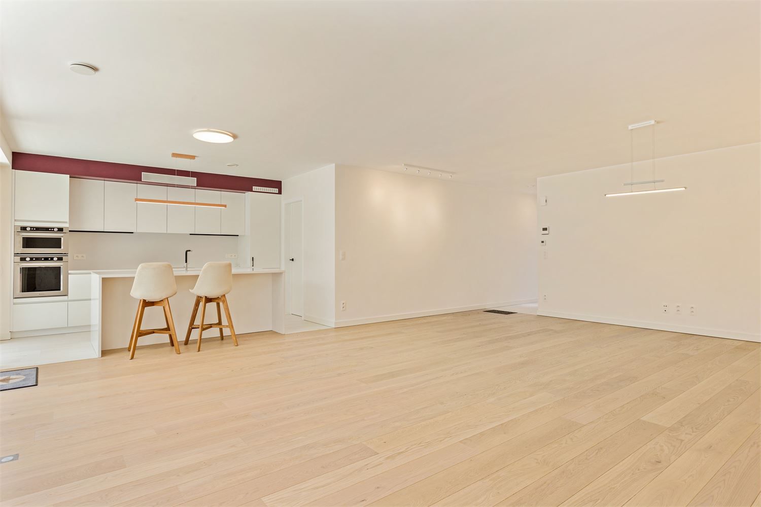 LUXUEUZE PENTHOUSE MET GARAGE TE DIEST! foto 8