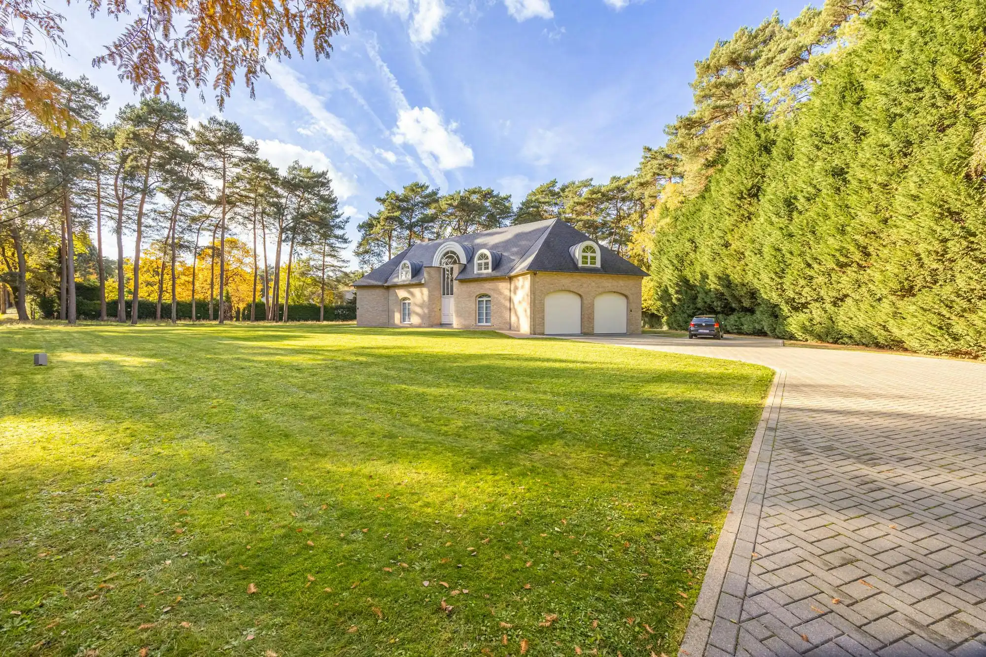 Stijlvolle villa met praktijkruimte in exclusieve villawijk nabij Nationale Park Hoge Kempen foto 2