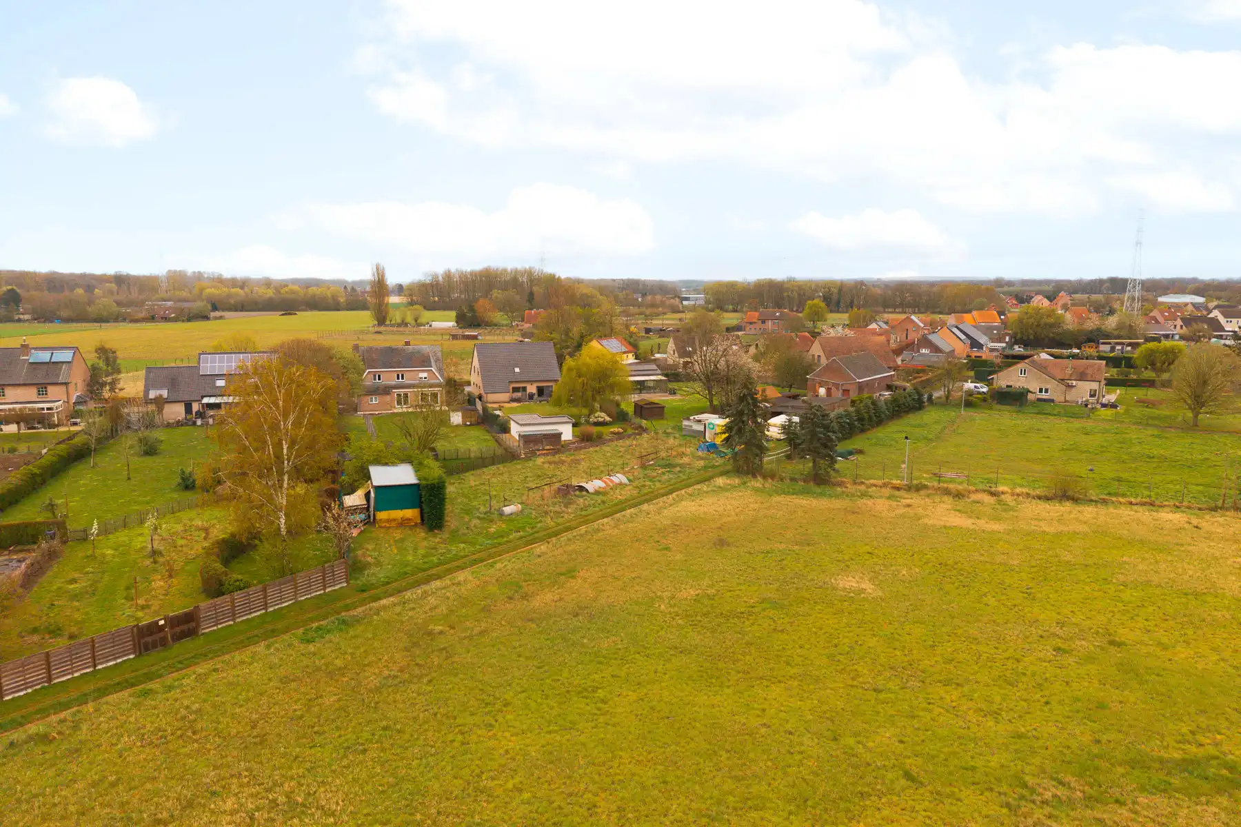 Ruime, instapklare woning met mooie tuin in groene omgeving foto 29