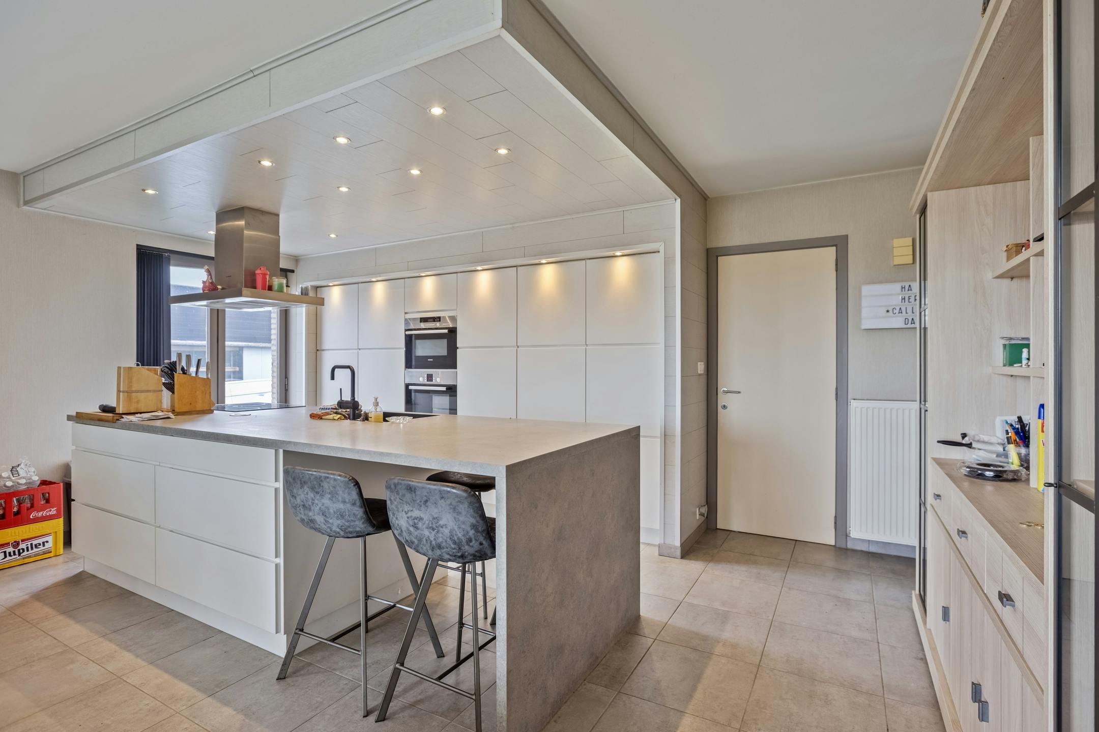 alfopen bebouwing met 3 slaapkamers op een ruim perceel in Gits! foto 3