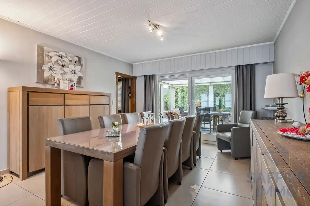 Villa met praktijk-/hobbyruimte en 3 garages in Waregem foto 14