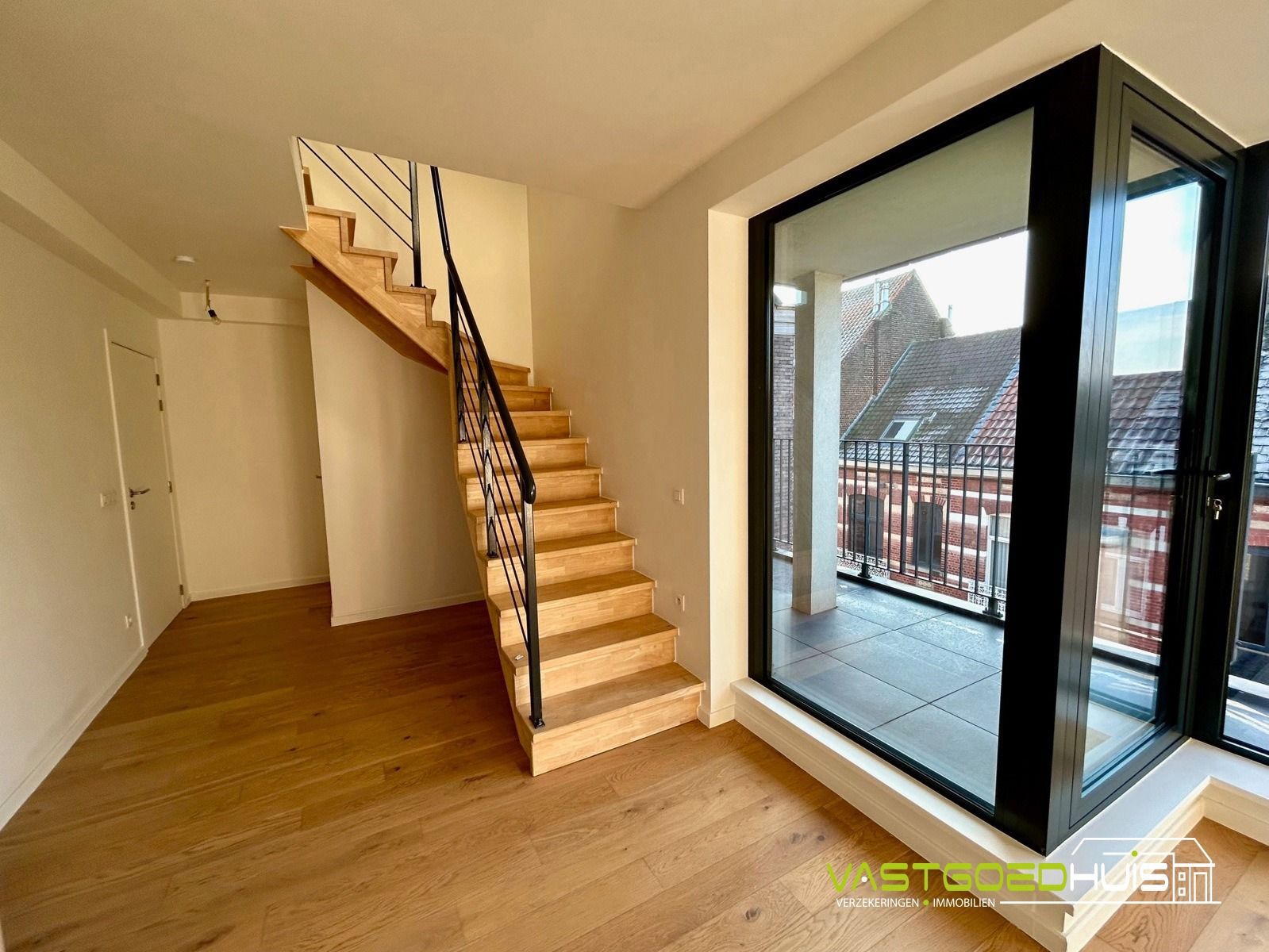 Hedendaags duplex appartement met terras foto 11
