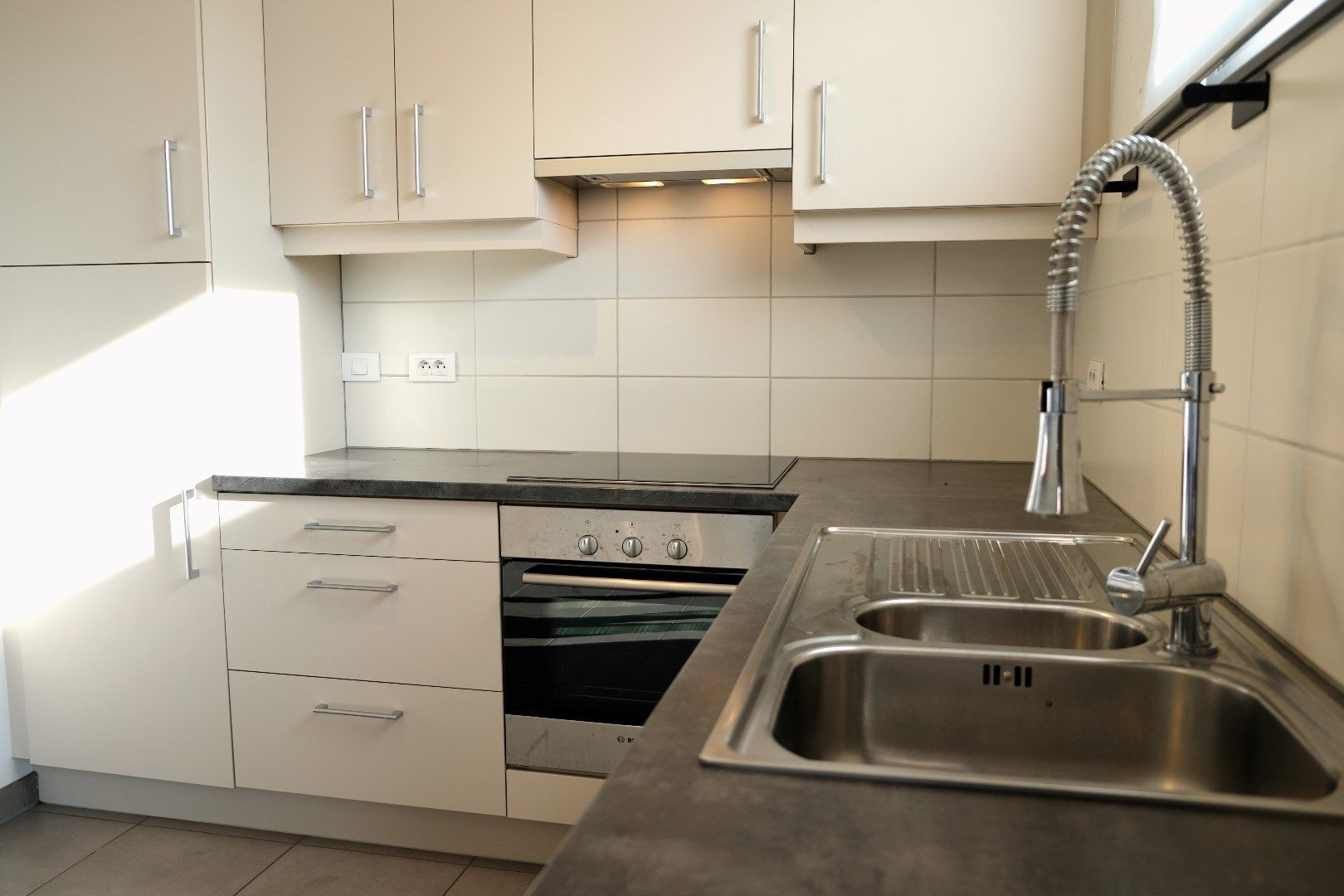 Recente, energiezuinige bel-etage woning met staanplaats in centrum Zottegem foto 12