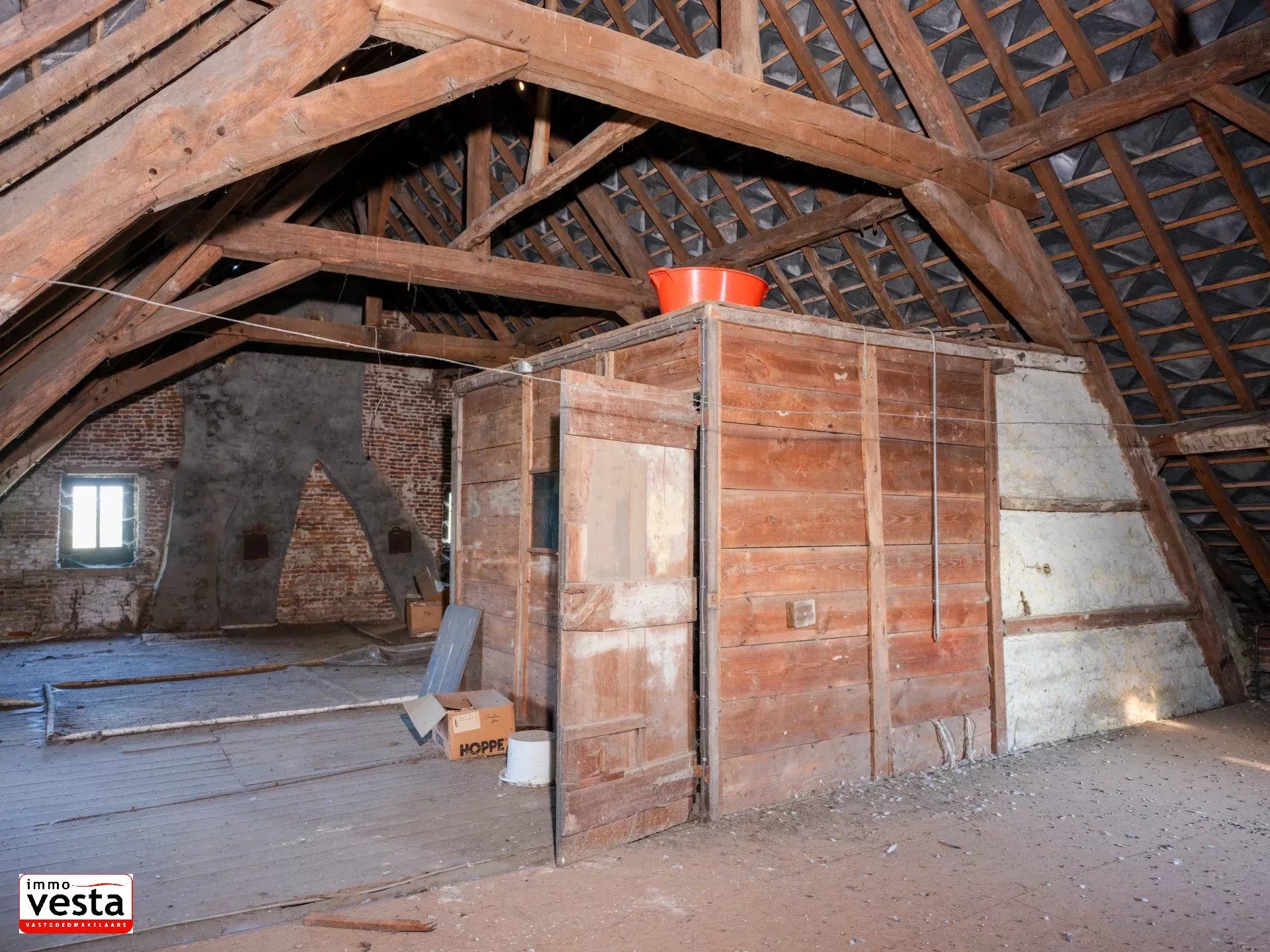 Voormalige pastorie met tal van mogelijkheden foto 29