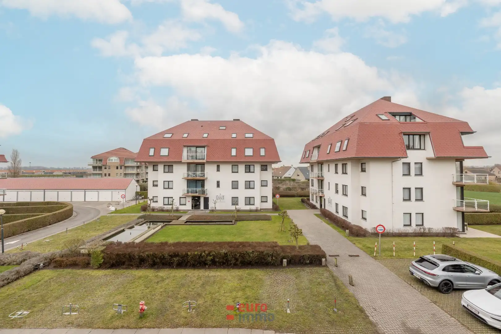 Zuidgericht appartement met terras in groen en autoluw domein nabij zee foto 11