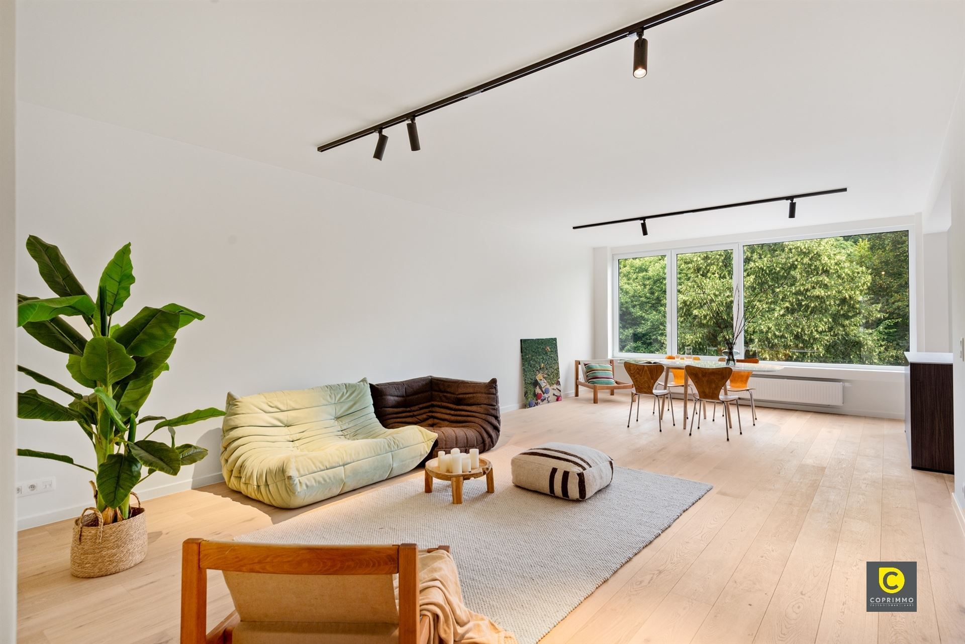 Prachtig gerenoveerd 3 slpk app met 3 terrasjes op toplocatie! foto {{pictureIndex}}