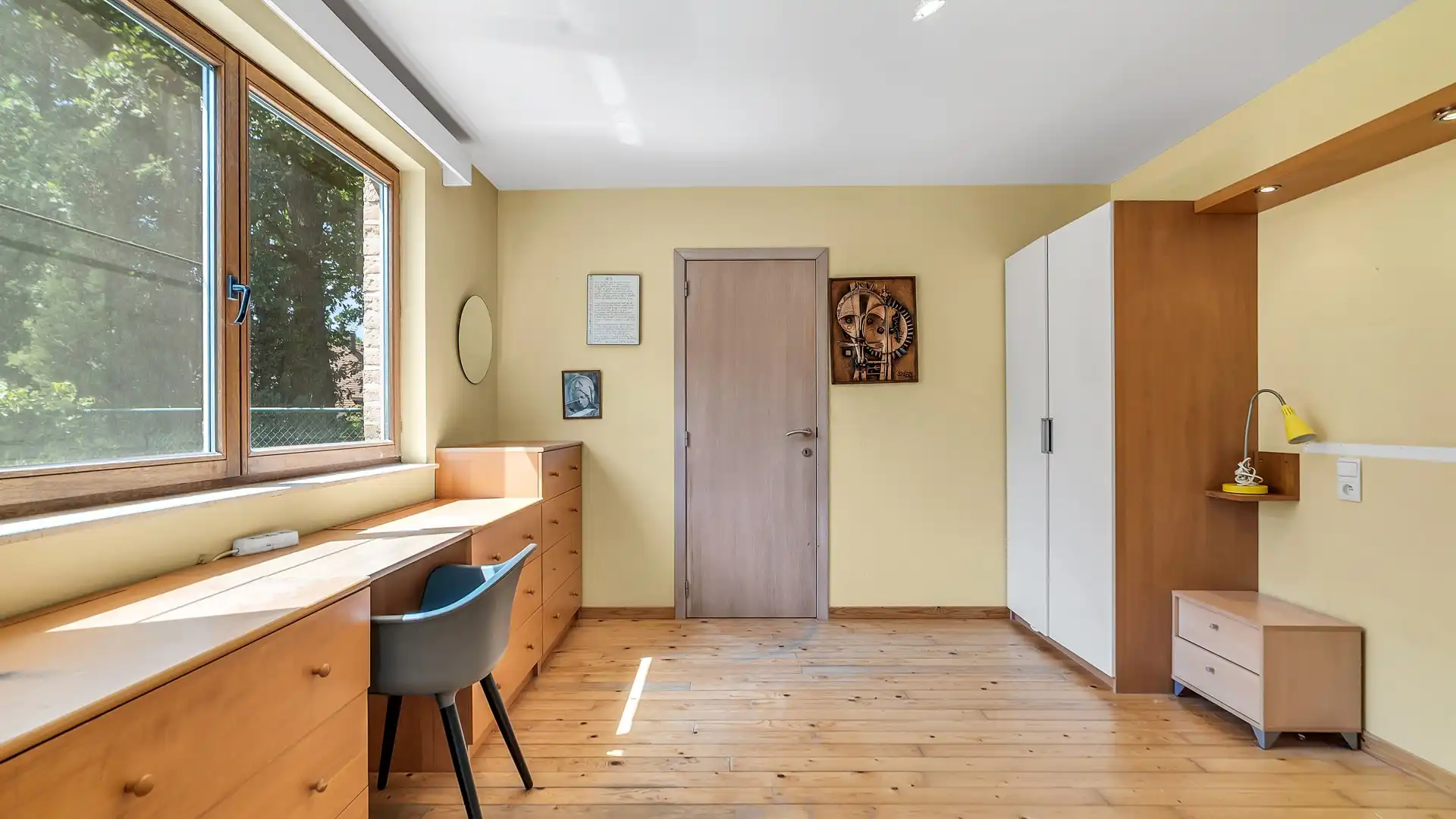 Ruime en instapklare woning met zwembad in Genk (Bret) foto 19