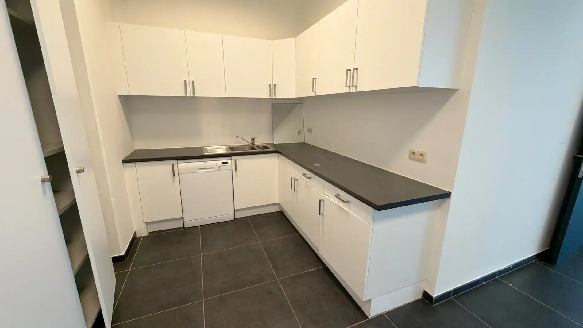 Recente kantoorruimte te huur op zichtlocatie langs N16 in Bornem foto 5