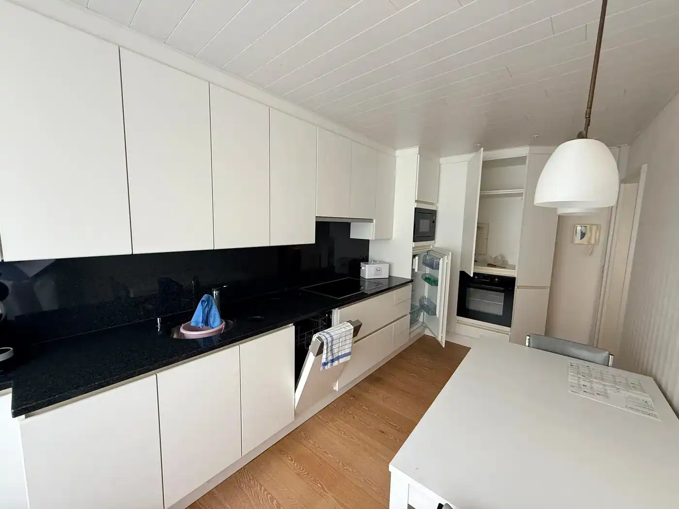 Instapklaar 2-slaapkamerappartement in het hart van Izegem foto 8